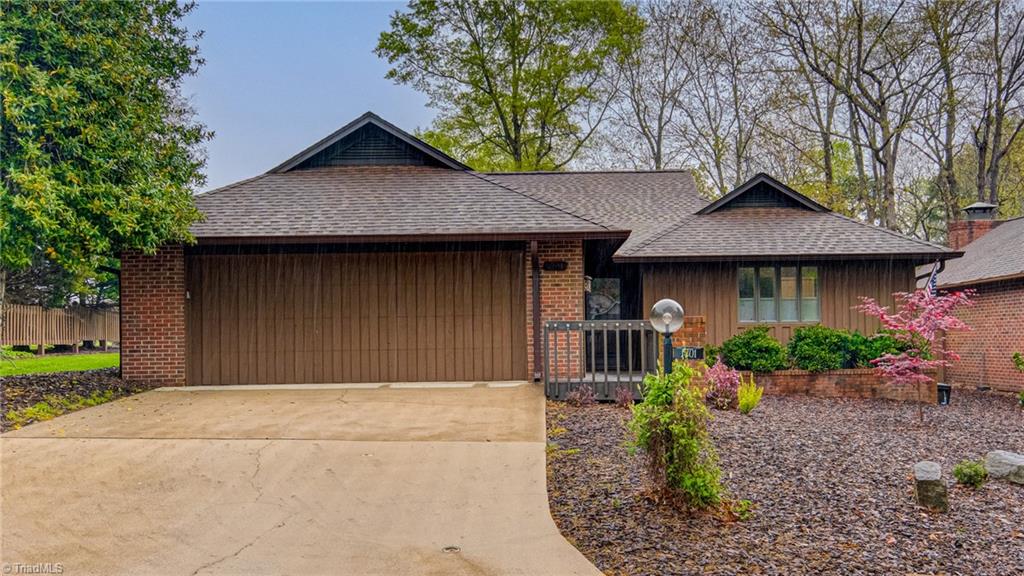 1701 Chestnut Glen Way