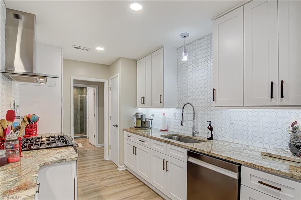 1701 Chestnut Glen Way