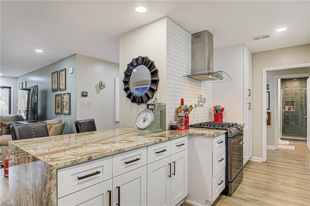 1701 Chestnut Glen Way