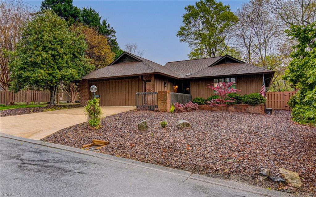 1701 Chestnut Glen Way