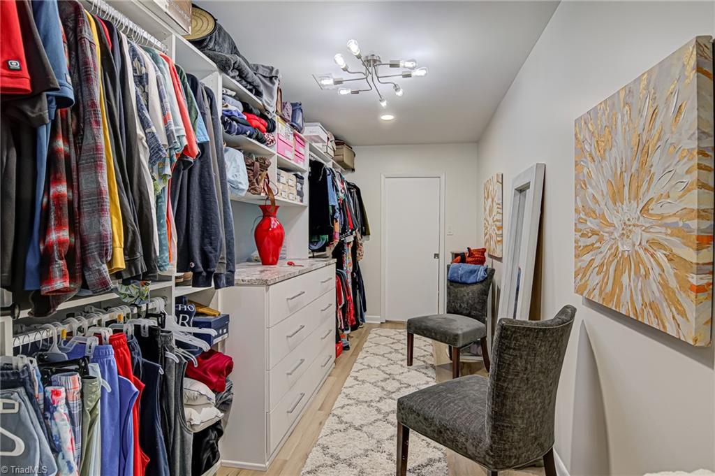 1701 Chestnut Glen Way