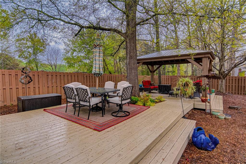 1701 Chestnut Glen Way