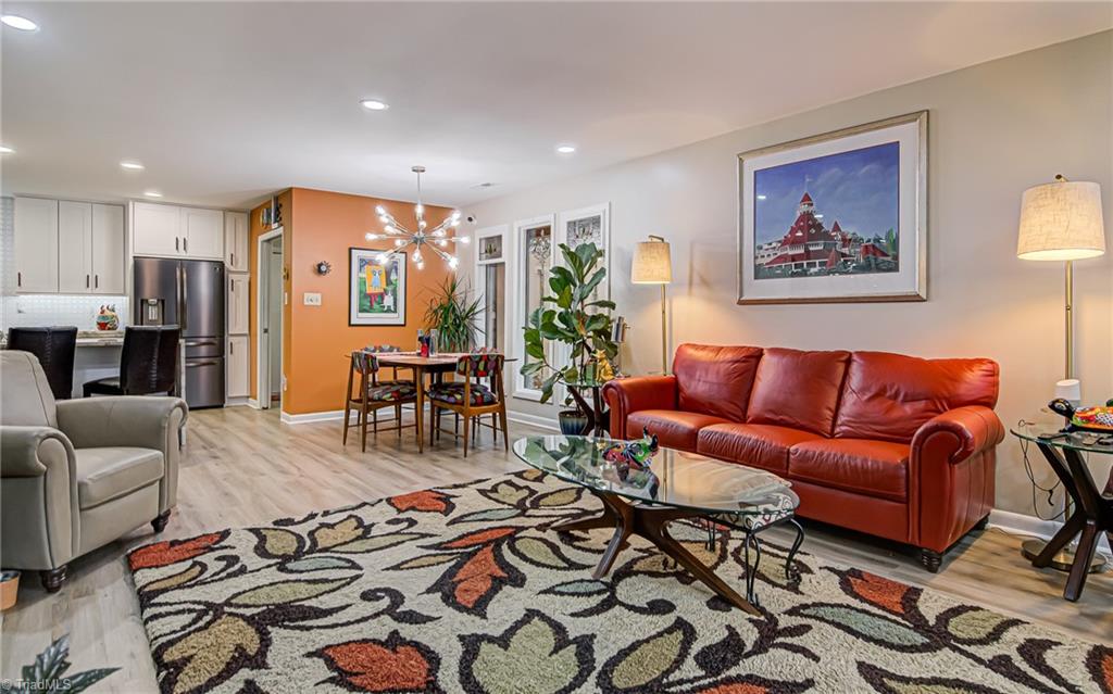 1701 Chestnut Glen Way