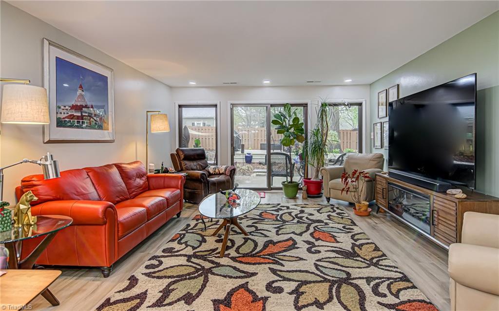 1701 Chestnut Glen Way