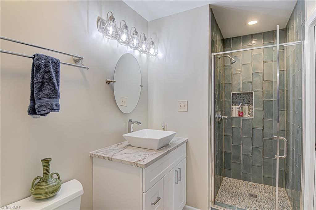 1701 Chestnut Glen Way