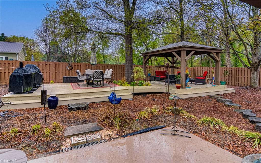 1701 Chestnut Glen Way