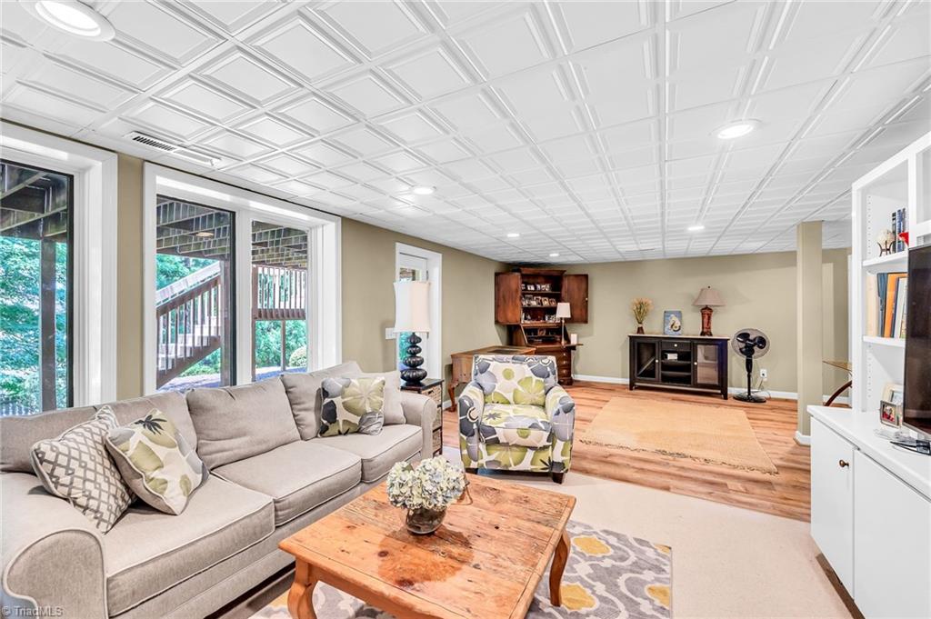 1325 Heathcliff Road