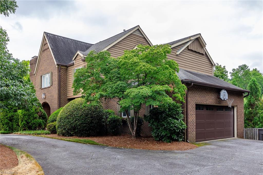 1325 Heathcliff Road