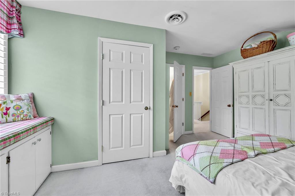 1325 Heathcliff Road