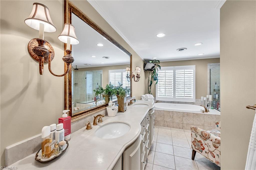 1325 Heathcliff Road