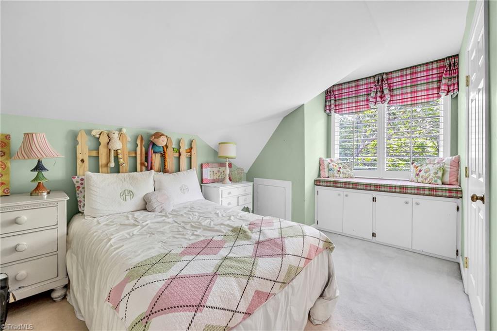 1325 Heathcliff Road