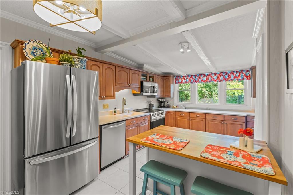 808 W Westwood Avenue