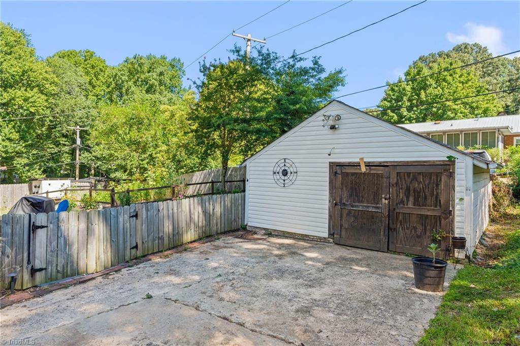 808 W Westwood Avenue