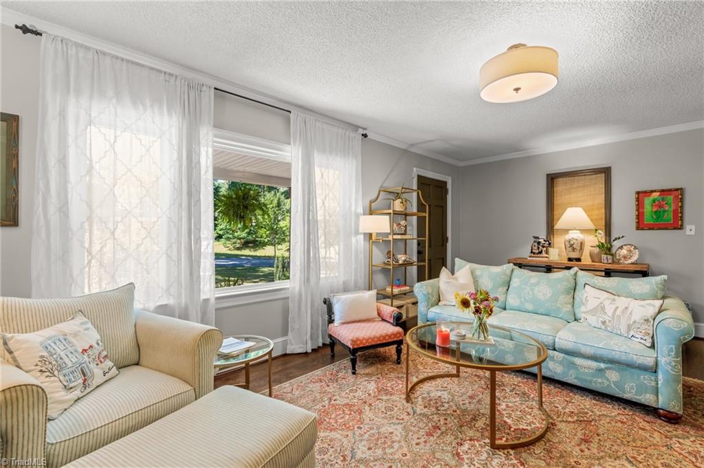 808 W Westwood Avenue