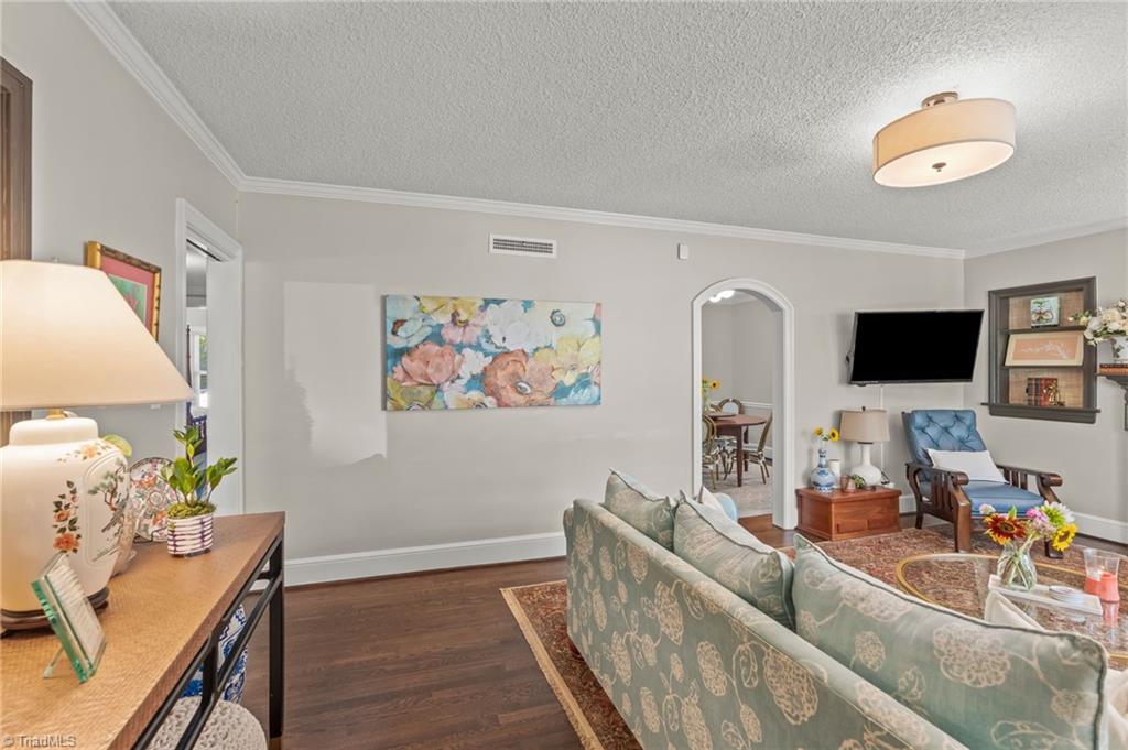 808 W Westwood Avenue