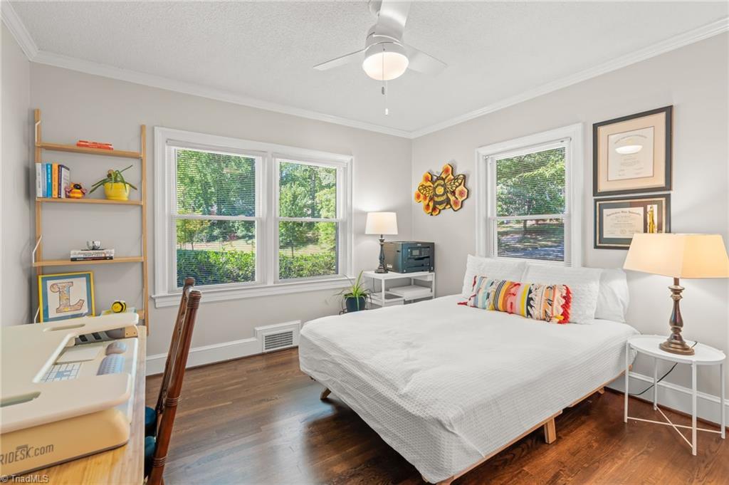 808 W Westwood Avenue