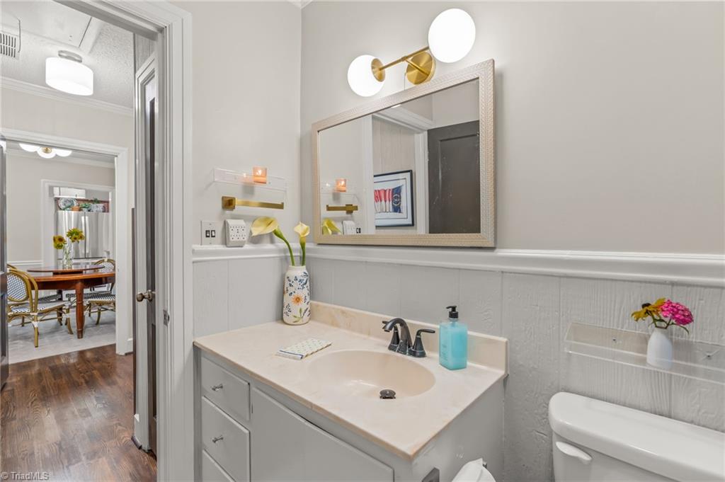 808 W Westwood Avenue