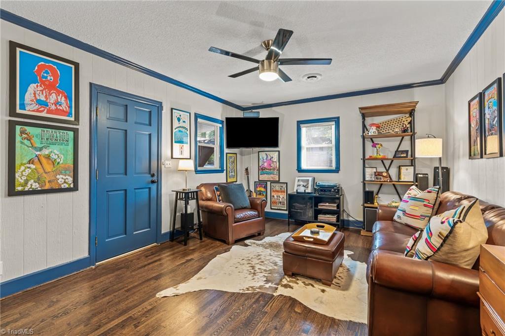 808 W Westwood Avenue