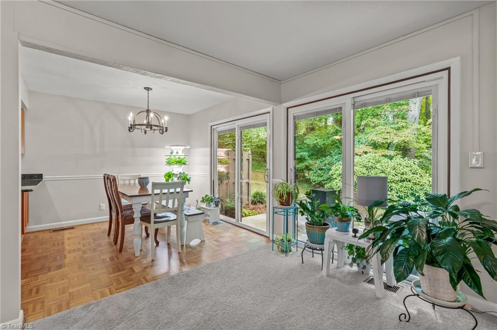 128 Lamplighter Circle, Winston-Salem