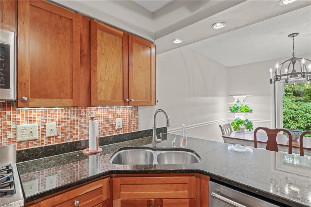 128 Lamplighter Circle, Winston-Salem