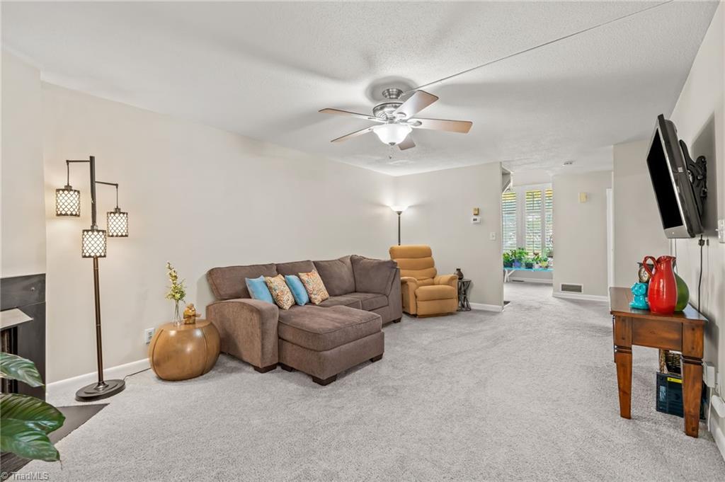 128 Lamplighter Circle, Winston-Salem