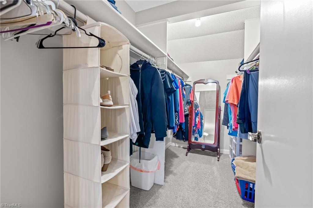 128 Lamplighter Circle, Winston-Salem