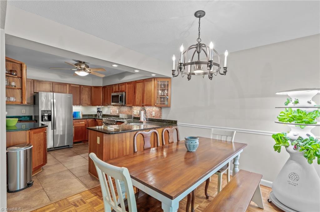 128 Lamplighter Circle, Winston-Salem