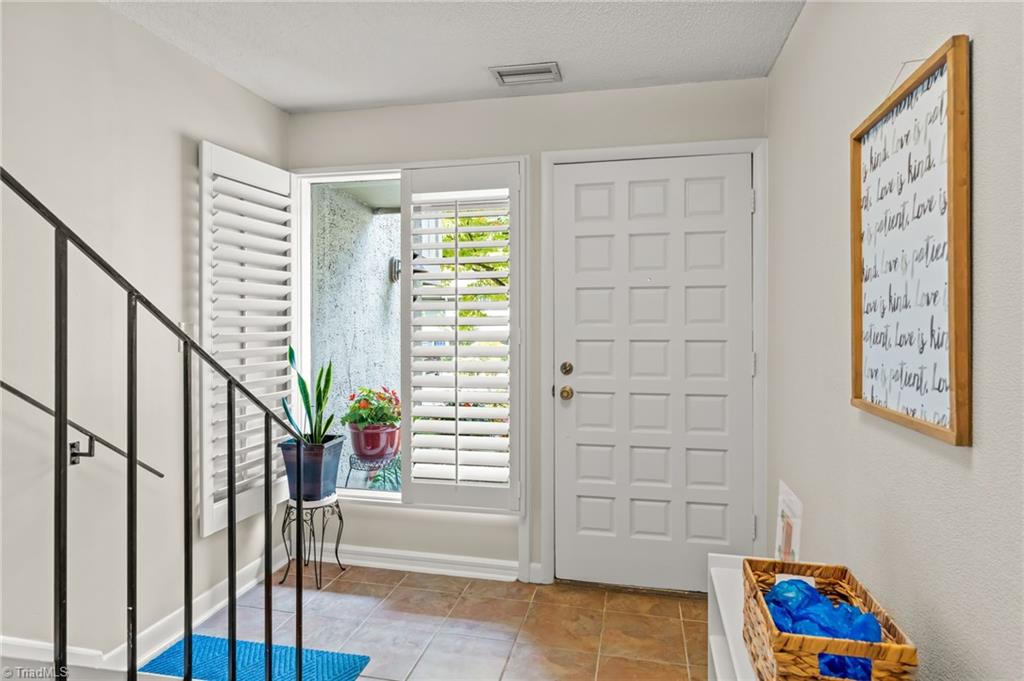 128 Lamplighter Circle, Winston-Salem