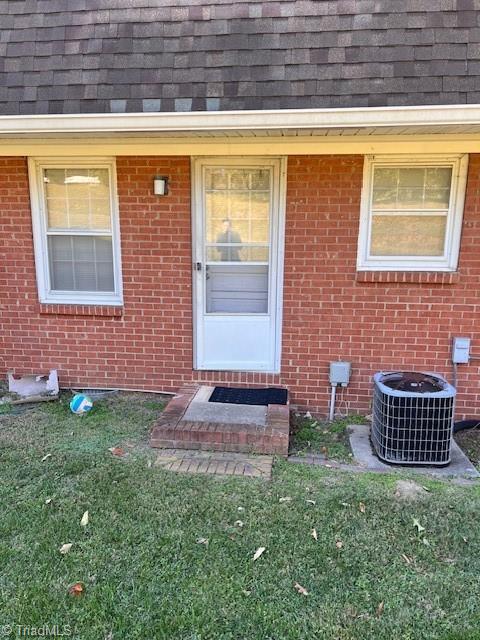 1001 Robin Hood Road # B