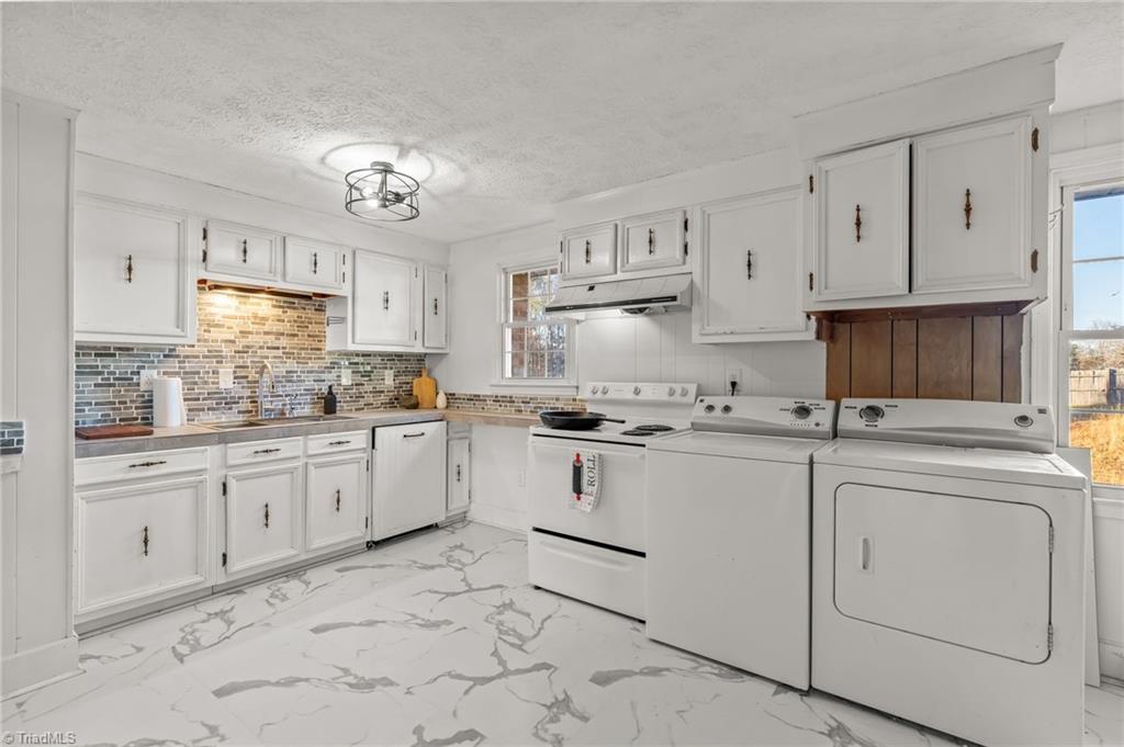 3655 Cedar Springs Drive, Winston-Salem