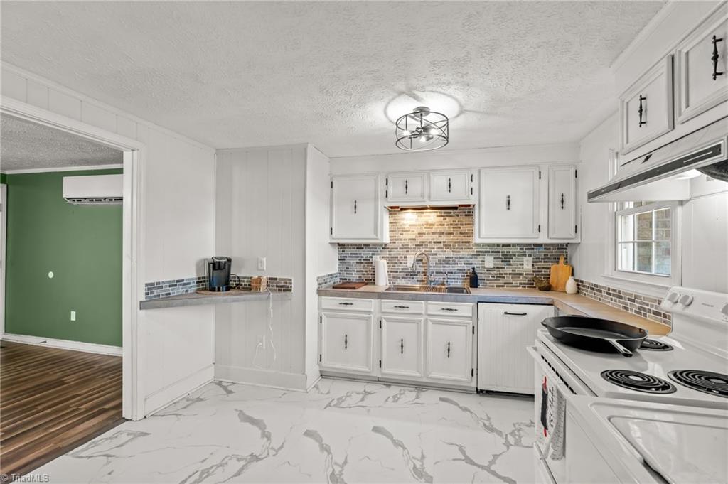 3655 Cedar Springs Drive, Winston-Salem