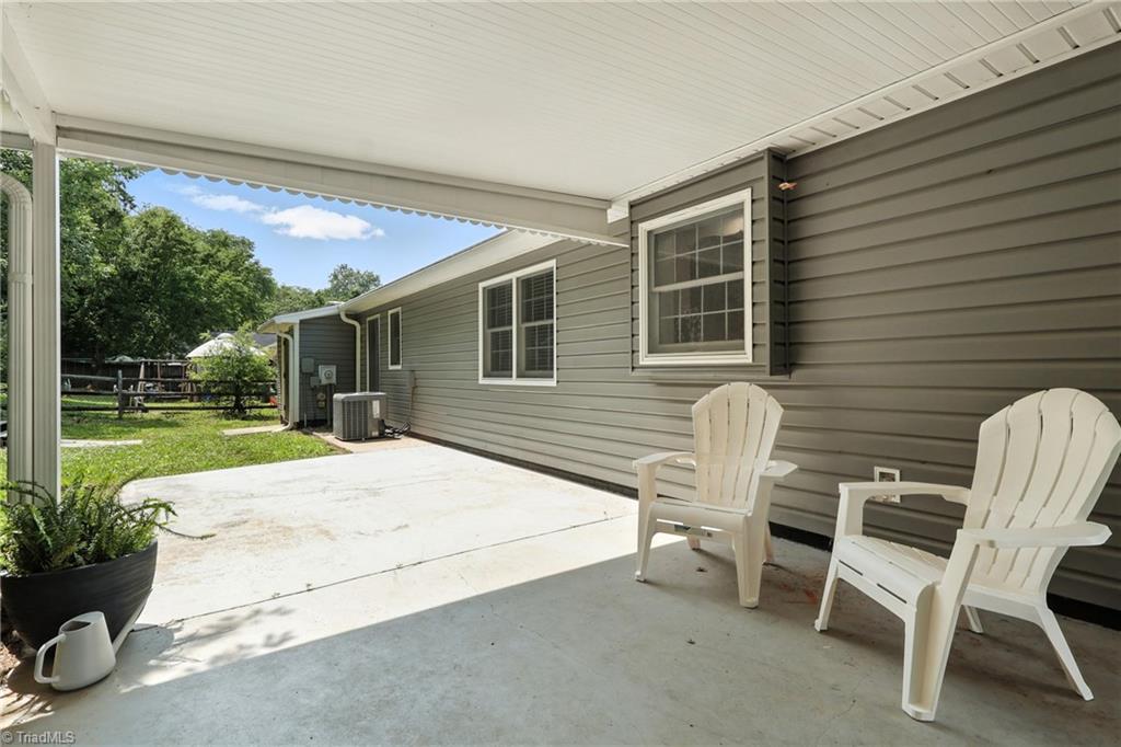 1808 Rivertrace Point