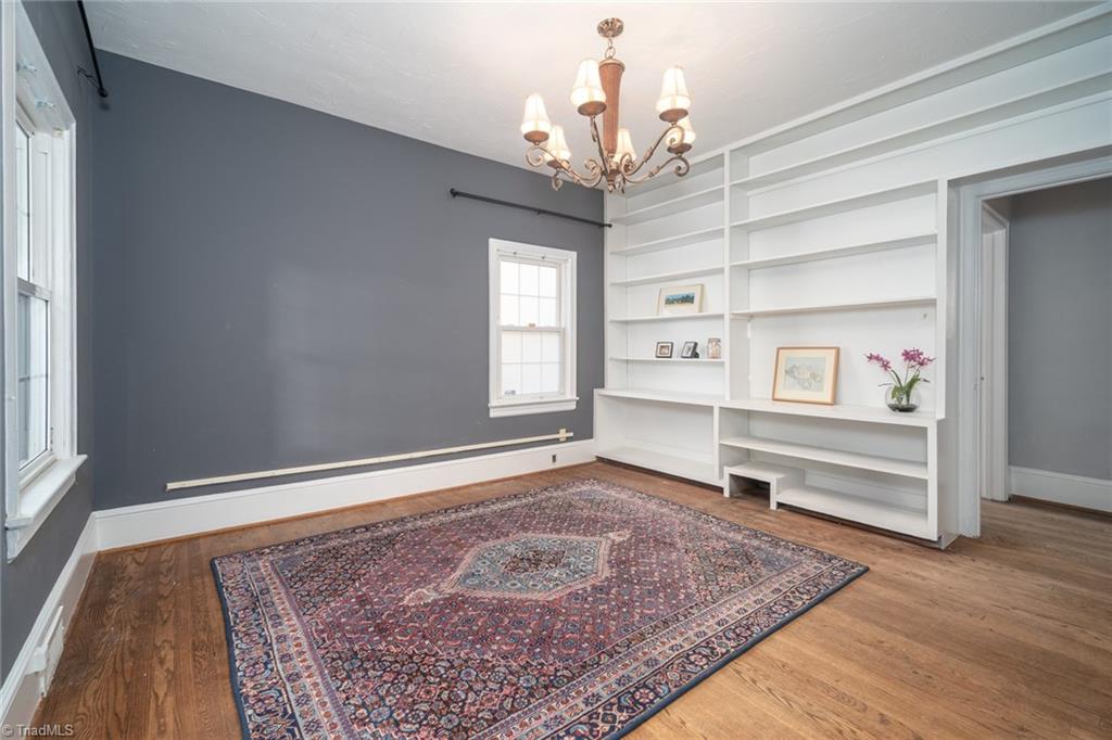 812 W Westwood Avenue