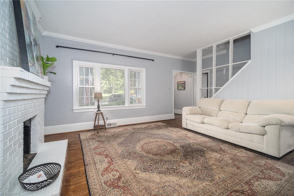 812 W Westwood Avenue