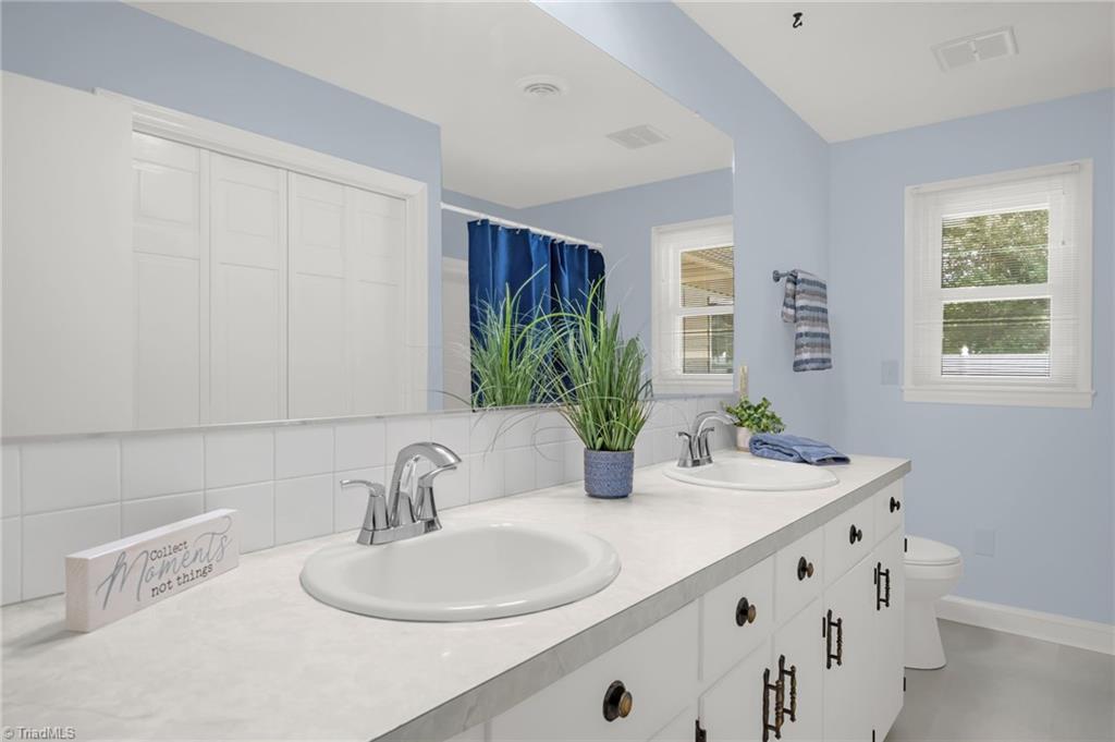 5025 Perryco Lane, Winston-Salem