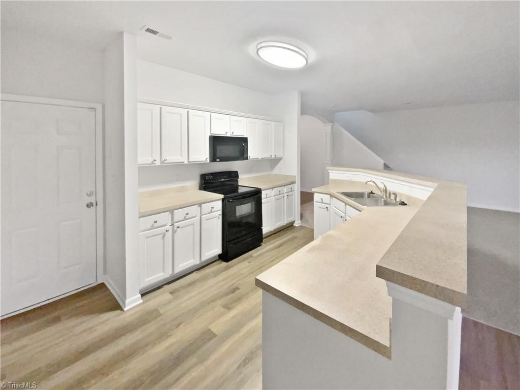 2472 Ingleside Drive