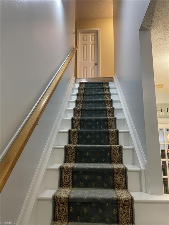 1233 Salem Crossing Road