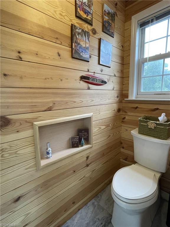 1233 Salem Crossing Road