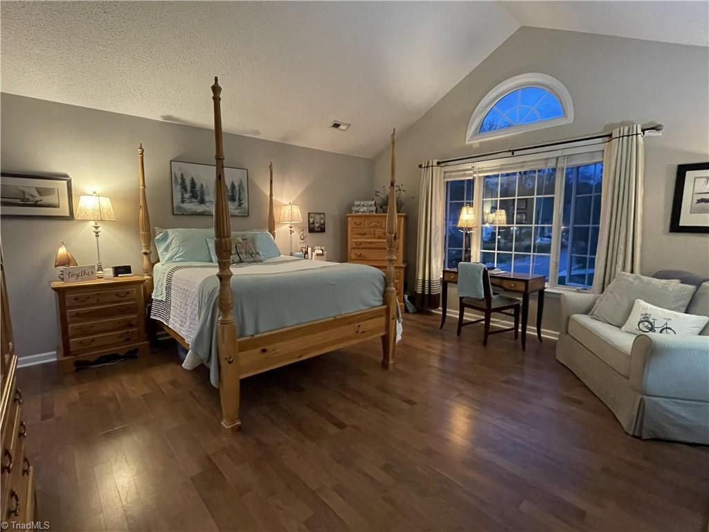 1233 Salem Crossing Road