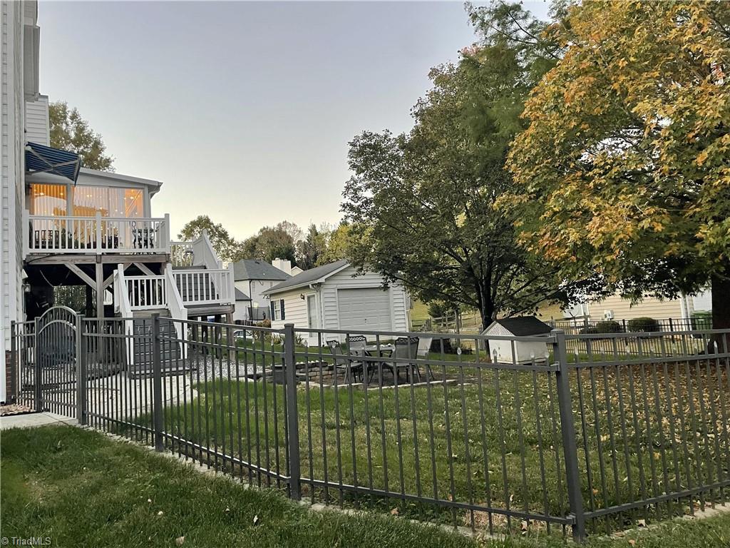 1233 Salem Crossing Road