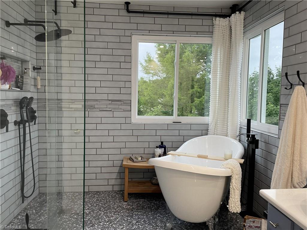 1233 Salem Crossing Road