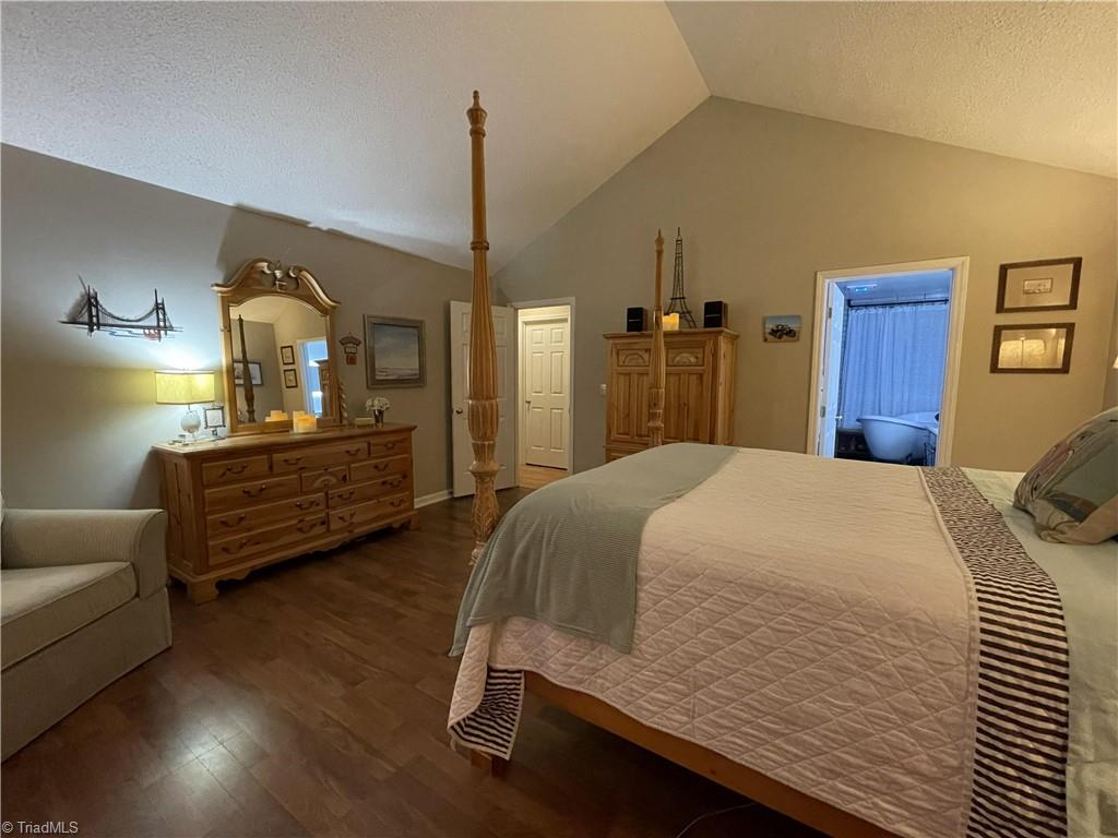 1233 Salem Crossing Road