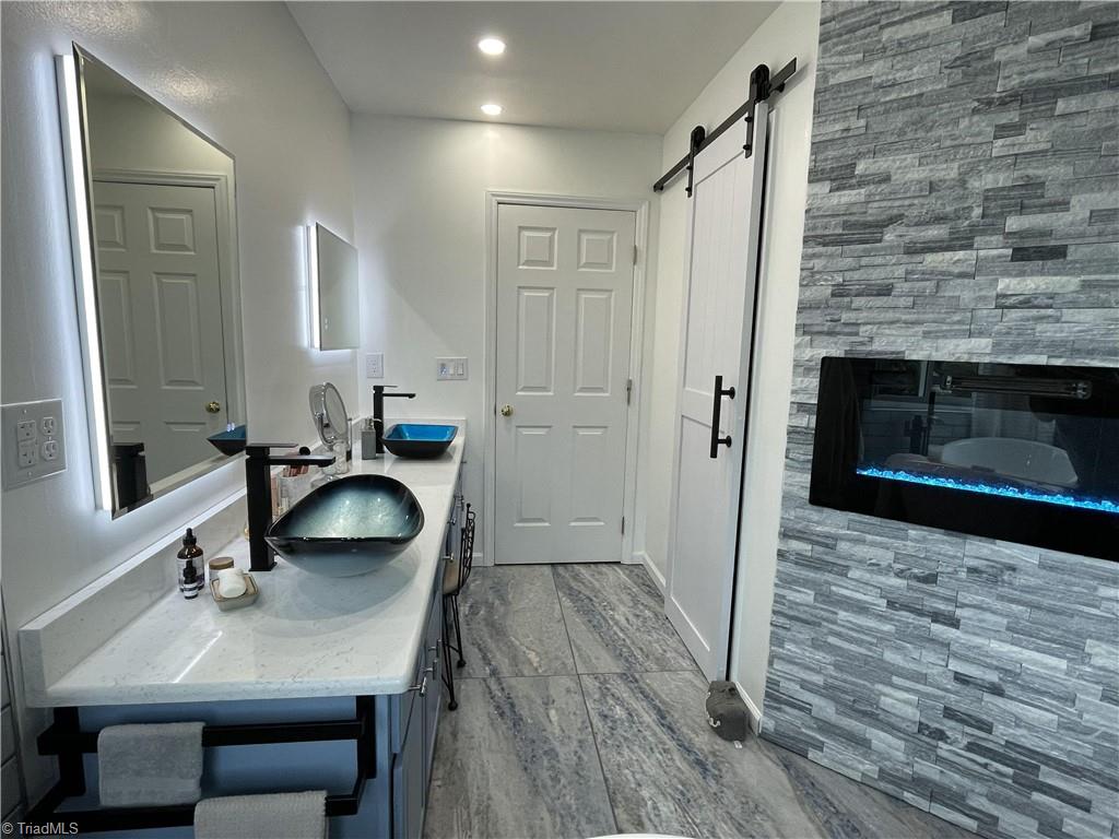 1233 Salem Crossing Road