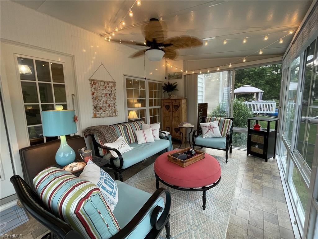 1233 Salem Crossing Road