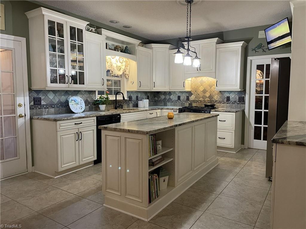 1233 Salem Crossing Road