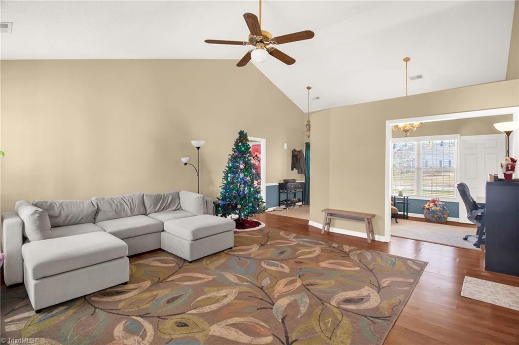 1505 Fiddlers Knoll Drive