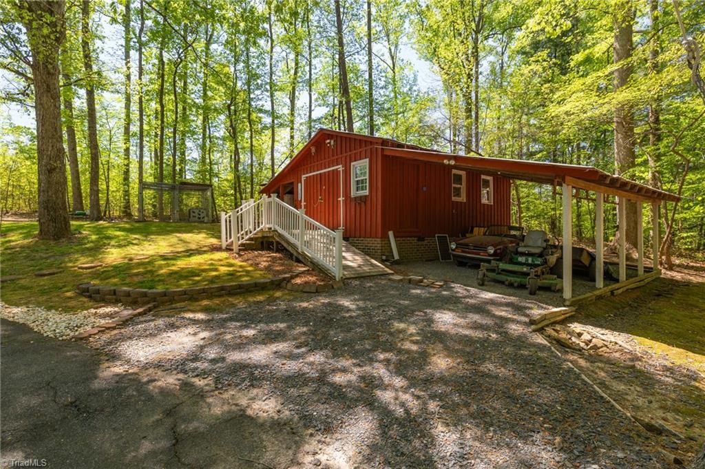 3133 NC HIGHWAY 49 S