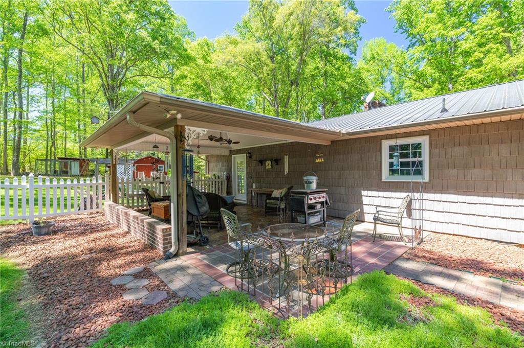 3133 NC HIGHWAY 49 S