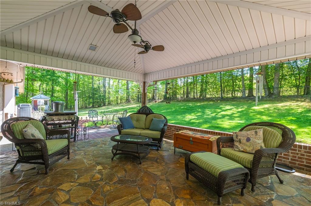 3133 NC HIGHWAY 49 S