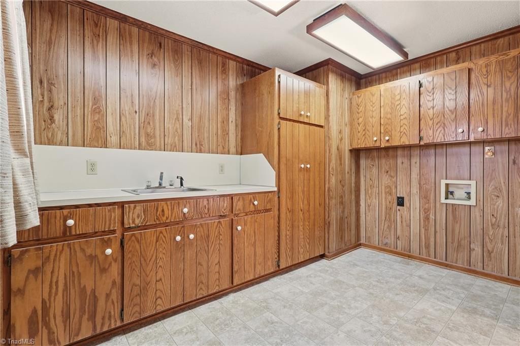 8015 E US Highway 64